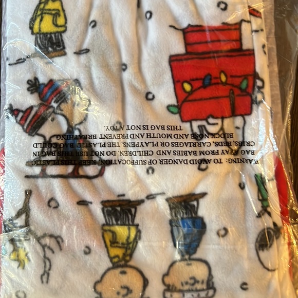 Snoop Christmas PJ - Picture 2 of 2